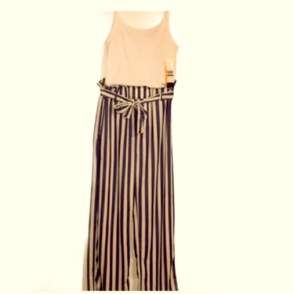 Sale ❤️👍❤️Striped  🤩Pant set size med - Picture 3 of 10